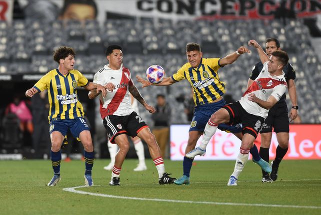 Tanlongo e Infantino fueron titulares contra River y se supone que Tevez los mantendrá en el equipo.