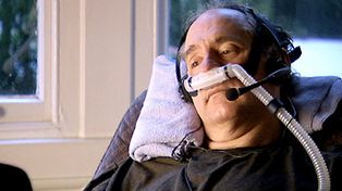 La difusi&oacute;n por TV de una muerte  asistida divide a la sociedad inglesa