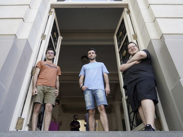 “Reco” es el nombre de la aplicación para teléfonos celulares que desarrollaron los tres jóvenes rosarinos.