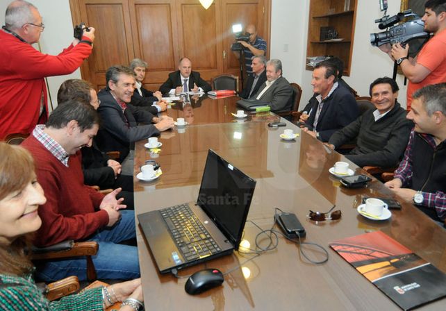Más interrogantes que certezas en la visita de Peirano al Senado