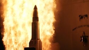 Estados Unidos derrib&oacute; un sat&eacute;lite fuera de control que se acercaba a la Tierra
