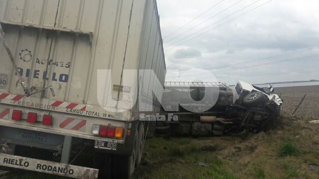 Triple choque entre vehículos con tres muertos en la ruta nacional 33