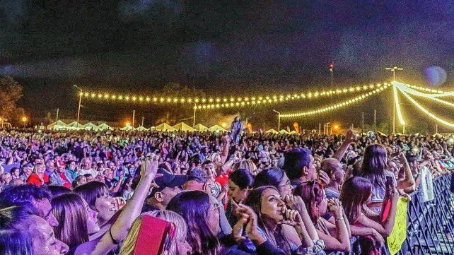 Fiesta del Pescado y el Vino Entrerriano: más de 40.000 personas disfrutaron de la primera noche