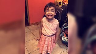 La reacción de una mamá cuando su pequeño hijo le pidió que le compre un vestido