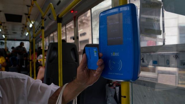 El transporte urbano de pasajeros en jaque por la decisión de Javier Milei de retirar todo tipo de subsidios. El boleto se iría a mil pesos. 