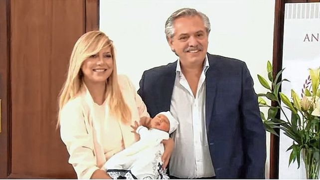 Alberto Fernández y Fabiola Yáñez presentaron a su hijo Francisco: Es un oasis en tiempos difíciles