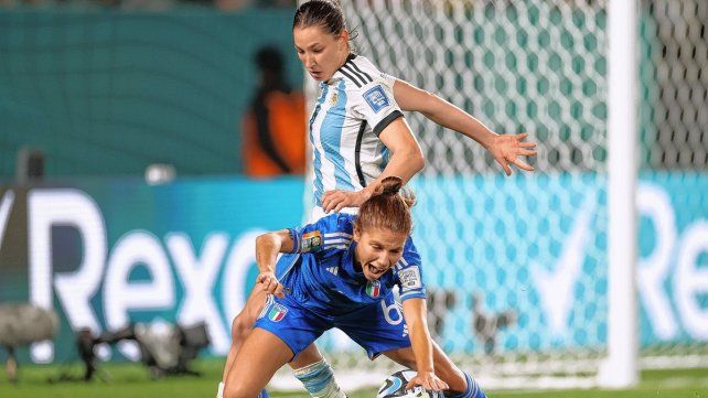 La Selección Argentina no pudo con Italia en el inicio del Mundial Femenino.