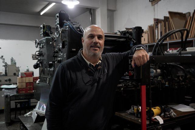 Adrián De Jesús creció en la industria gráfica y es un apasionado del trabajo que hacen día a día.