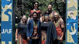 Familia. El doctor Heraldo Vander Lópes es padre de Priscilla, graduada en Medicina y junto a su familia viajaron desde África para acompañarla a recibir su diploma.  