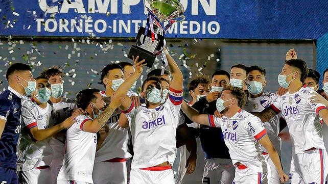 Nacional goleó a Wanderers y se coronó campeón en Uruguay