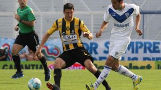 Vélez y Olimpo se enfrentan con la mira directa en el promedio