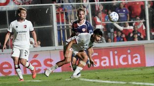 Newells mejoró con Fabbiani, pero todavía está lejos de ser un equipo para pelear por cosas importantes.