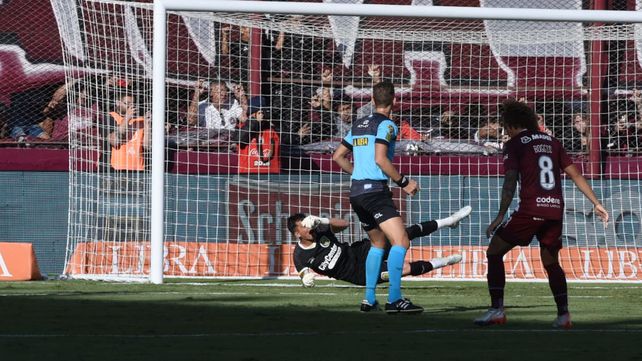 Central no apareció en la cancha de Lanús y regaló el invicto con un 3-0 inapelable
