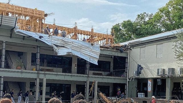 Colegio La Salle: se desplomó una obra y cayó en uno de los patios internos