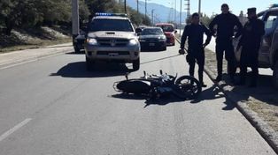 Dos jóvenes mueren al caer en una persecución policial