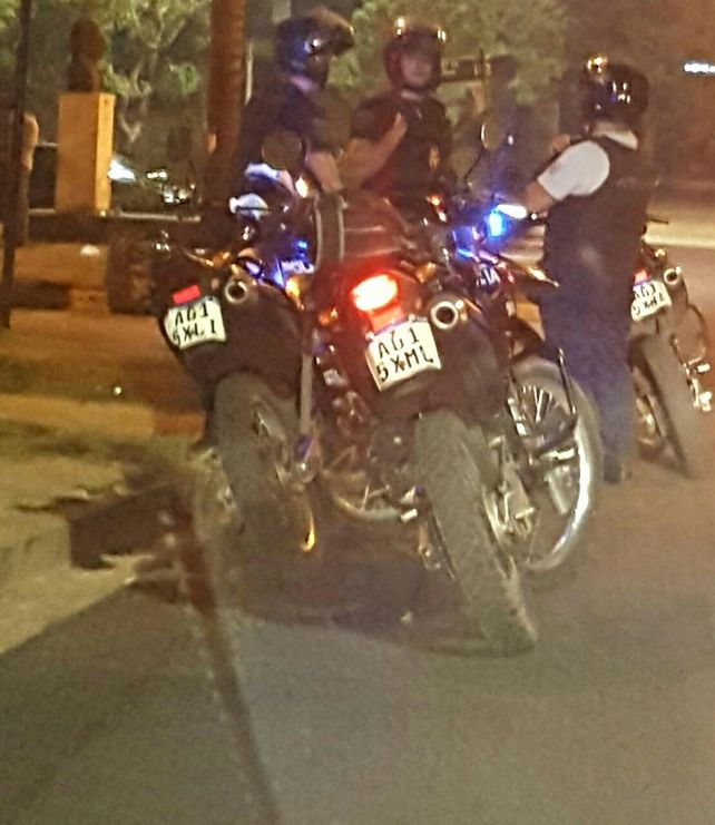 Detuvieron a un policía acusado de darle una golpiza a su mujer