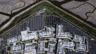Mark Zuckerberg justificó la reestructuración de Meta por suba de costos tecnológicos y la inteligencia artificial (IA). El impacto en Argentina