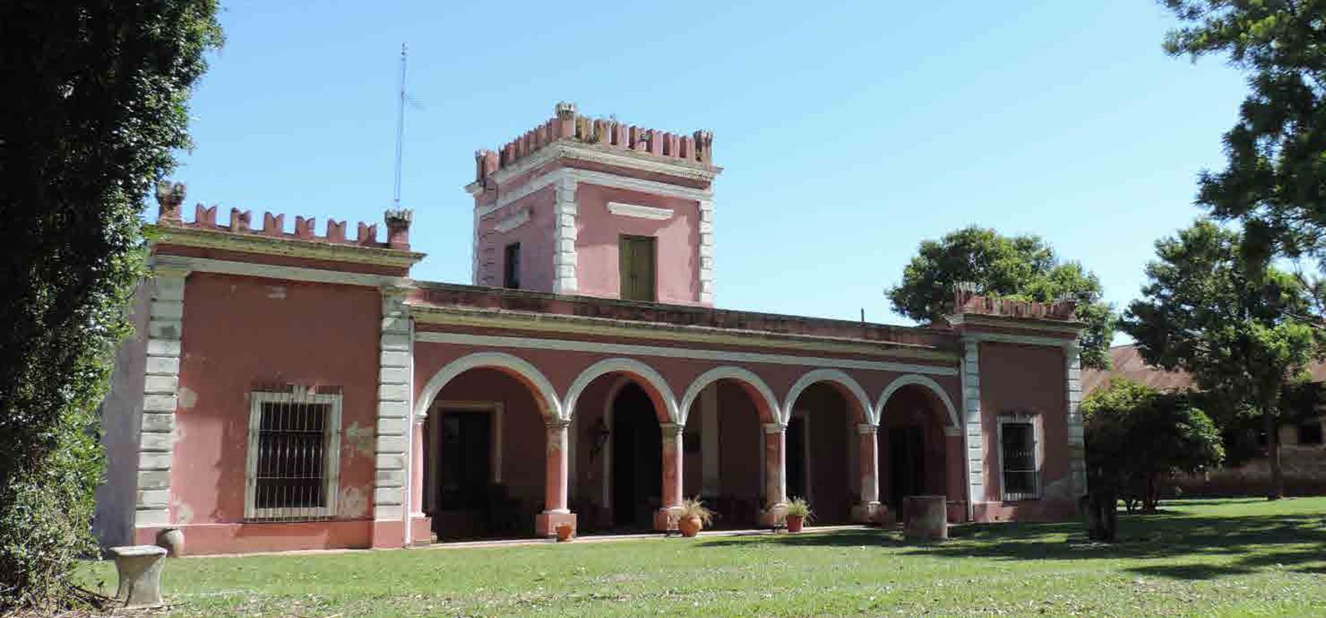 Un fascinante viaje por lo inexplorado, con historias de estancias de acá nomás