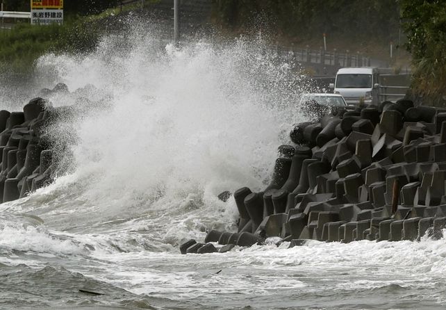 Japón: ordenan evacuar a más de 1,8 millones de personas por un tifón