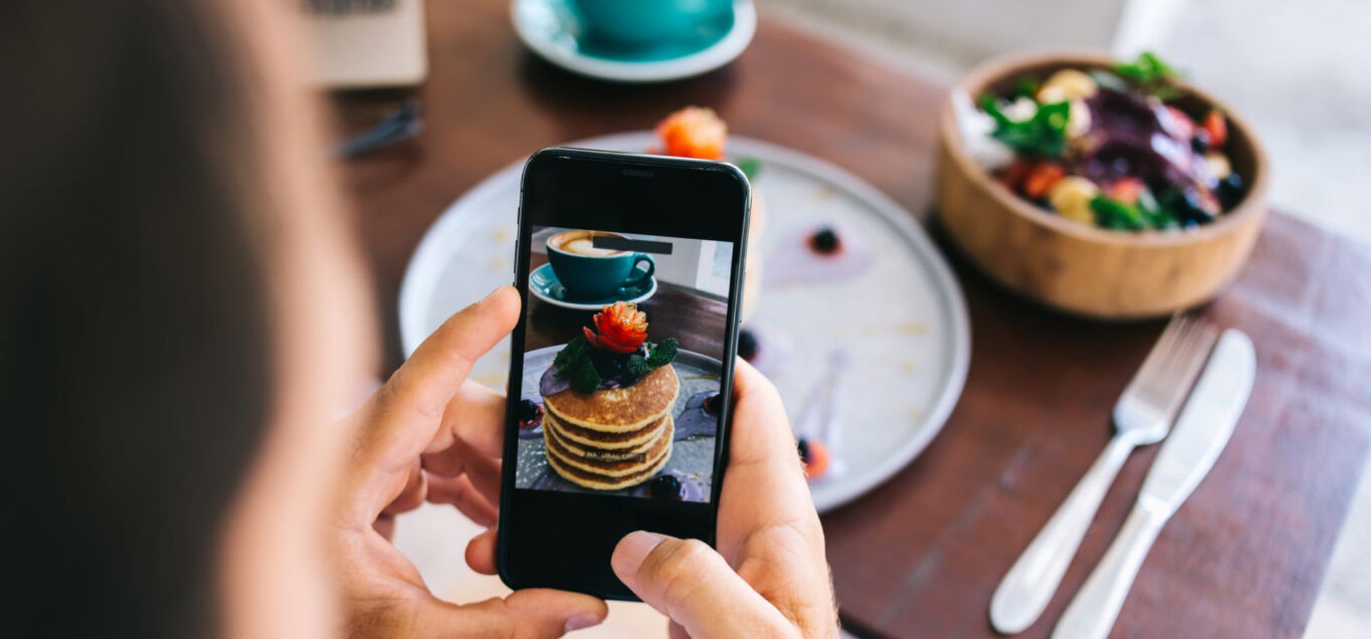 Influencers gastronómicos: ¿cuánto ganan y cómo trabajan en Rosario?