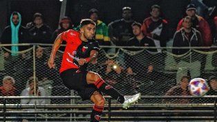 Colón realiza gestiones y espera un guiño de AFA y Agremiados, para que Juan Pablo Álvarez termine el torneo con la camiseta rojinegra.