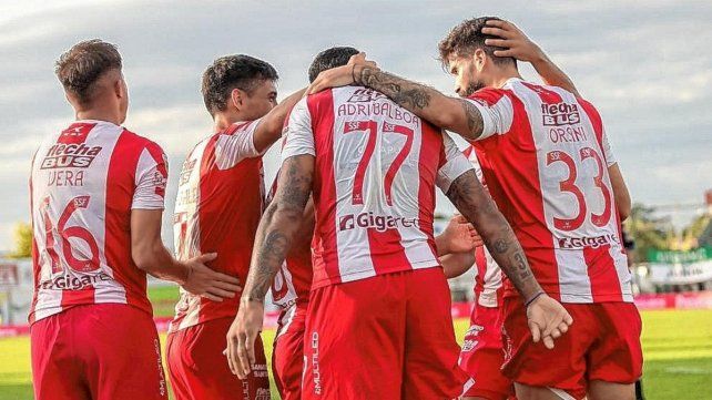 Unión dio vuelta el resultado y le ganó como visitante a Sarmiento por 2-1. Unión dio vuelta el resultado y le ganó como visitante a Sarmiento por 2-1.