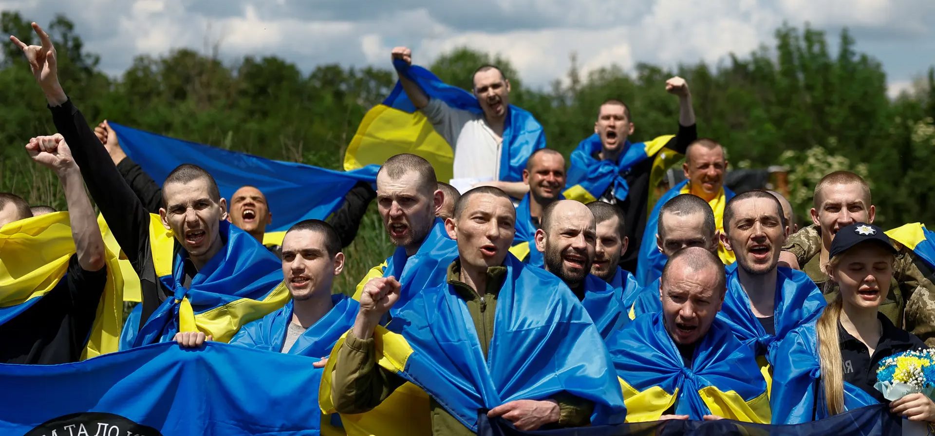 Los prisioneros de guerra ucranianos posan para una foto después de que un intercambio con Rusia les permitiera regresar a casa, Ucrania. Fotografía: Valentyn Ogirenko/Reuters Los prisioneros de guerra ucranianos posan para una foto después de que un intercambio con Rusia les permitiera regresar a casa, Ucrania. Fotografía: Valentyn Ogirenko/Reuters