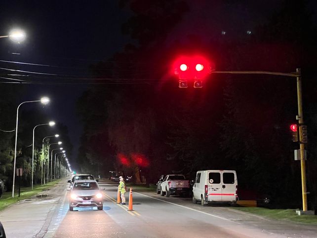 Roldán. Escalante inauguró la iluminación de la ruta 9 entre la calle San Sebastián y la ruta A-012