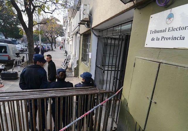 Santa Fe: se escrutaron 1.300 urnas de seis departamentos y se abrieron alrededor de 30