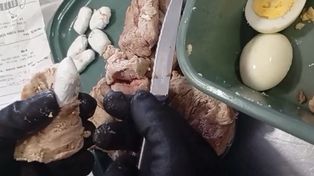 Una mujer intentó ingresar cocaína oculta en bifes a la cárcel de Las Flores y terminó detenida