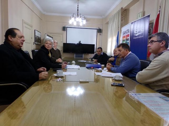 Reunión. La EPE y el Cipasfe buscan reducir el consumo nocturno.
