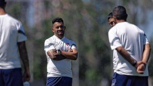 Con la incorporación de Ávalos, el DT Tevez tiene cuatro refuerzos en el plantel de Independiente.