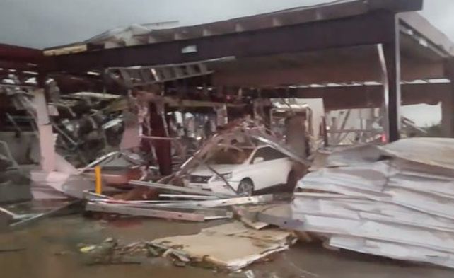 Al menos cinco muertos y 50 heridos por tornados en Texas