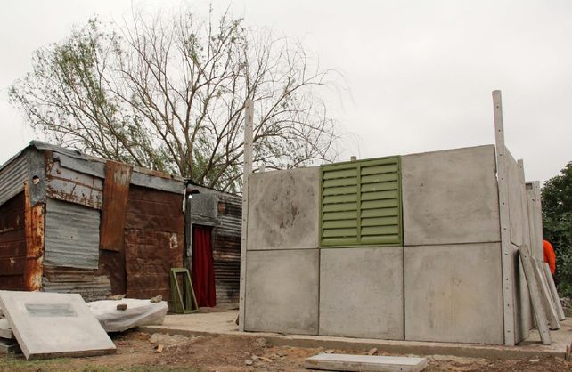 Cómo es la intervención que la provincia está haciendo en el barrio Las Lomas de Santa Fe