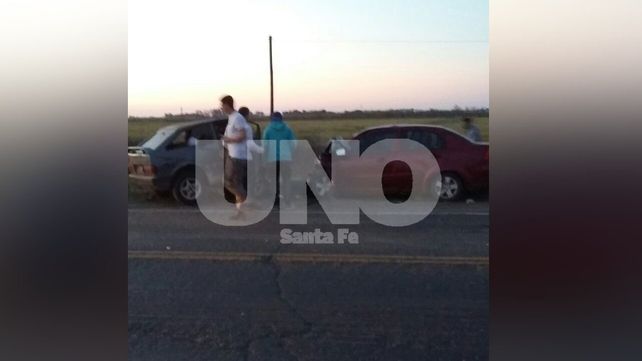 Murieron tres personas en un violento choque frontal entre dos autos en Correa