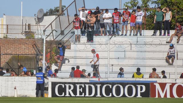 La barra de Patronato atacó a integrantes de una escuelita de fútbol de Deportivo Strobel