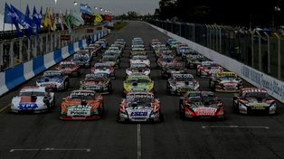 Aquí están, estos son. Todos los autos del TC, ahora con 5 marcas, alineados en un trazado emblemático: Rafaela.