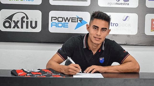 Sebastián Medina firmó en el mediodía de este jueves su vínculo con Patronato.