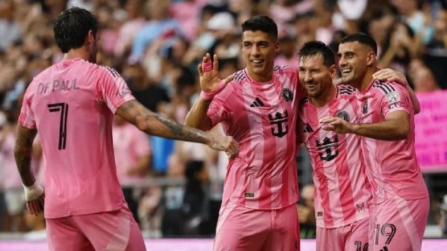 Con gol y asistencia de Messi