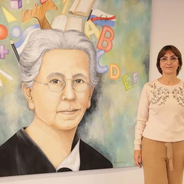 El óleo de dos metros obtuvo el primer premio. La artista venadense, Laura Lorenzini, es una admiradora de la educadora Vera Peñaloza.