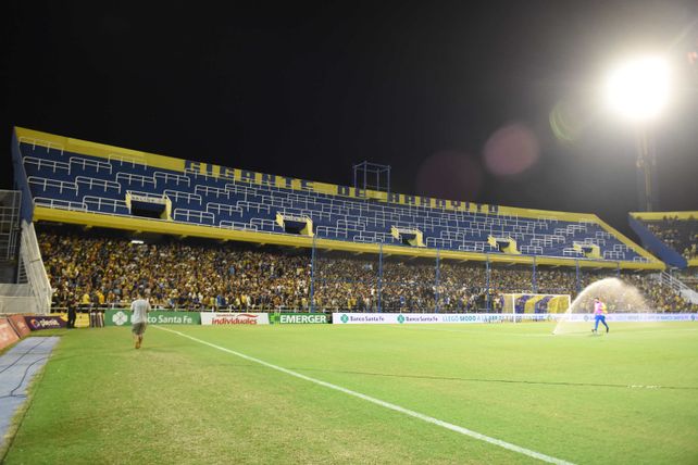 Después de aquel clásico en 2022, Central recibió a Colón, pero con la popular norte alta clausurada.