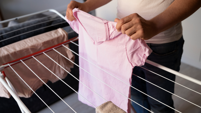Semana de humedad y lluvias: el truco japonés infalible para secar la ropa