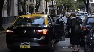 Viajes compartidos en taxi: los choferes piden que se implemente el servicio