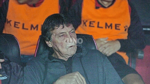 Qué se juega Falcioni en Colón en el Clásico Santafesino