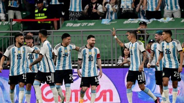 Argentina continúa en lo más alto del ranking de la FIFA Argentina continúa en lo más alto del ranking de la FIFA