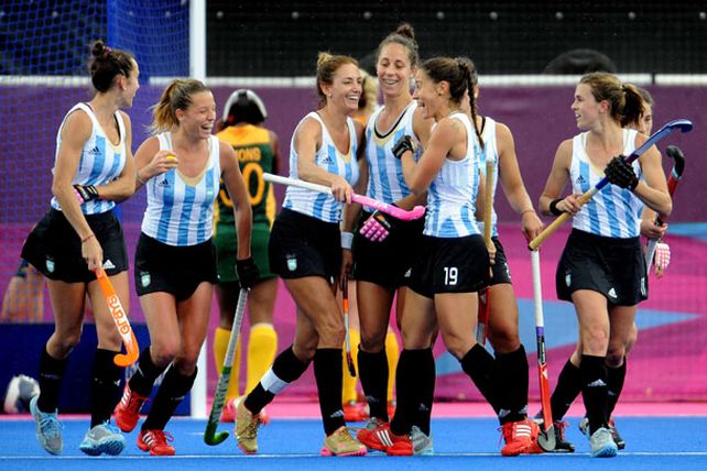 Las Leonas vencieron a Sudáfrica en su primer partido en Londres 2012