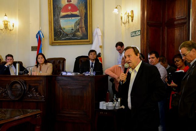 Varisco le habló a los concejales que quedaron en la sesión y a los militantes.&nbsp;