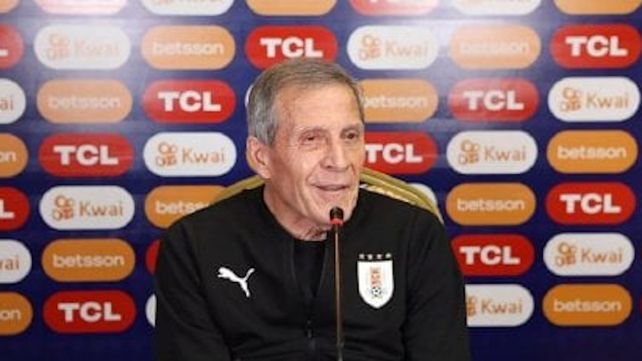 Tabárez aseguró que no piensa en su continuidad a pesar de los rumores de salida tras de las derrotas por goleada contra Argentina (0-3) y Brasil (1-4).