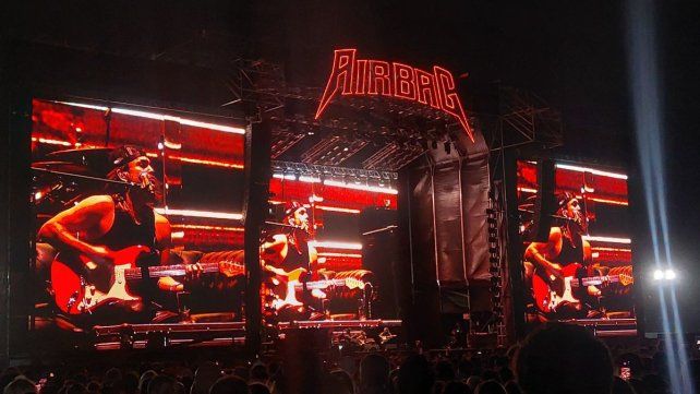 Airbag y una noche multitudinaria en Rosario