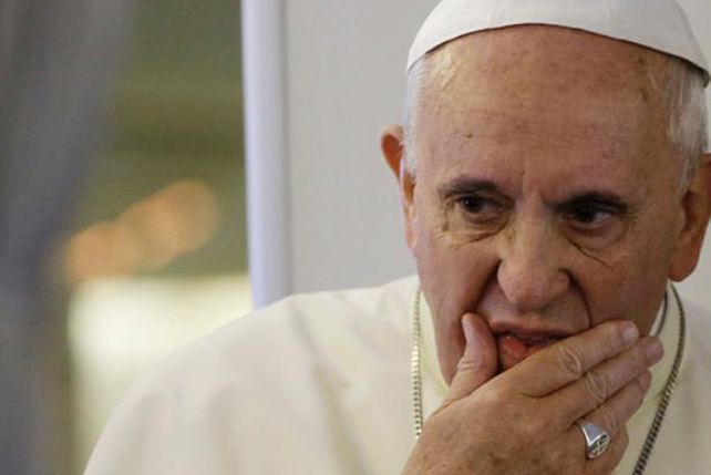 El Papa ya fue informado del accidente que sufrieron sus familiares en la autopista